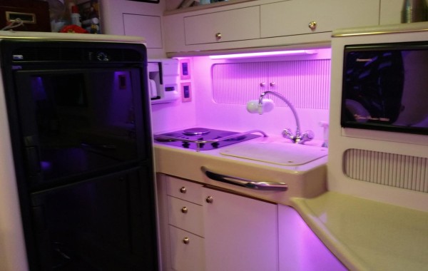 Stiletto I – Kitchen
