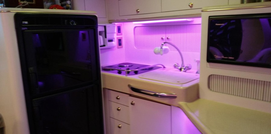 Stiletto I – Kitchen